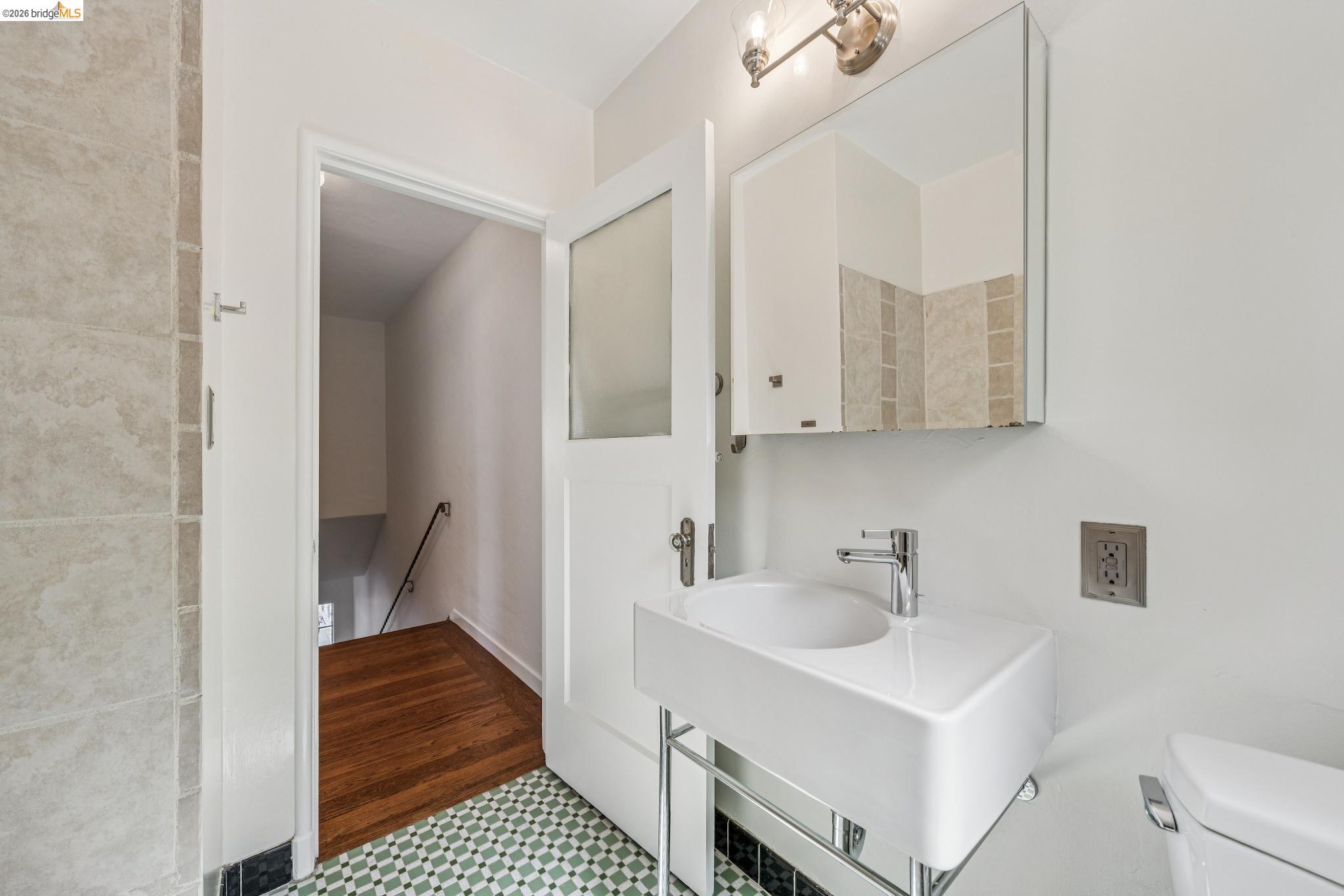 Detail Gallery Image 43 of 60 For 2306 Ivy Dr, Oakland,  CA 94606 - 4 Beds | 2 Baths