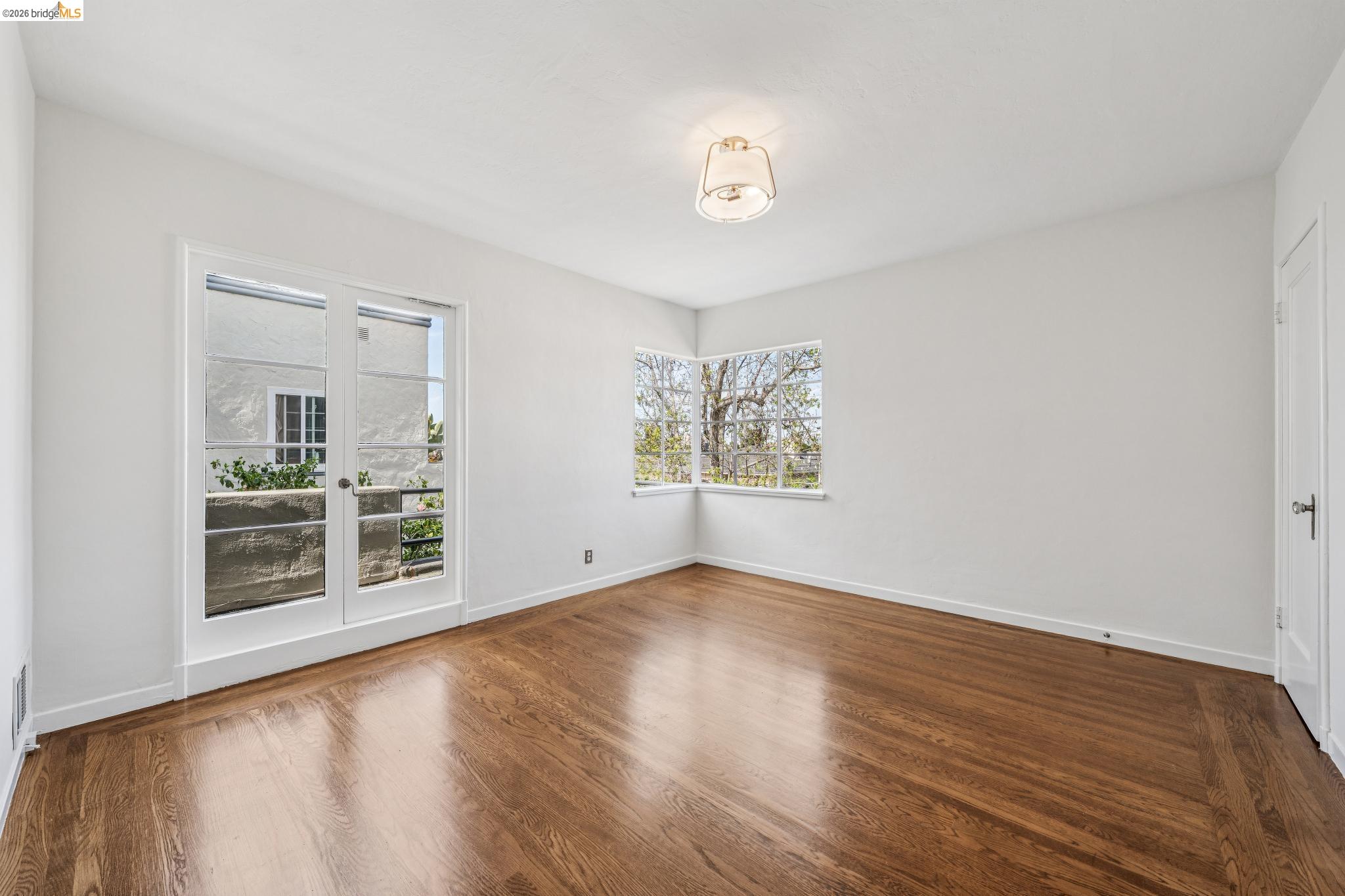 Detail Gallery Image 44 of 60 For 2306 Ivy Dr, Oakland,  CA 94606 - 4 Beds | 2 Baths