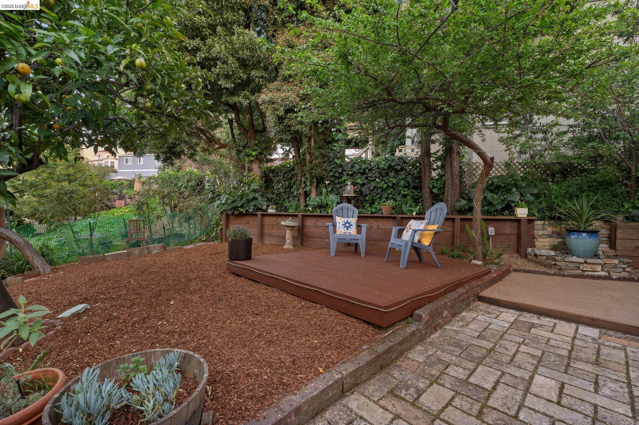 Detail Gallery Image 51 of 60 For 2306 Ivy Dr, Oakland,  CA 94606 - 4 Beds | 2 Baths