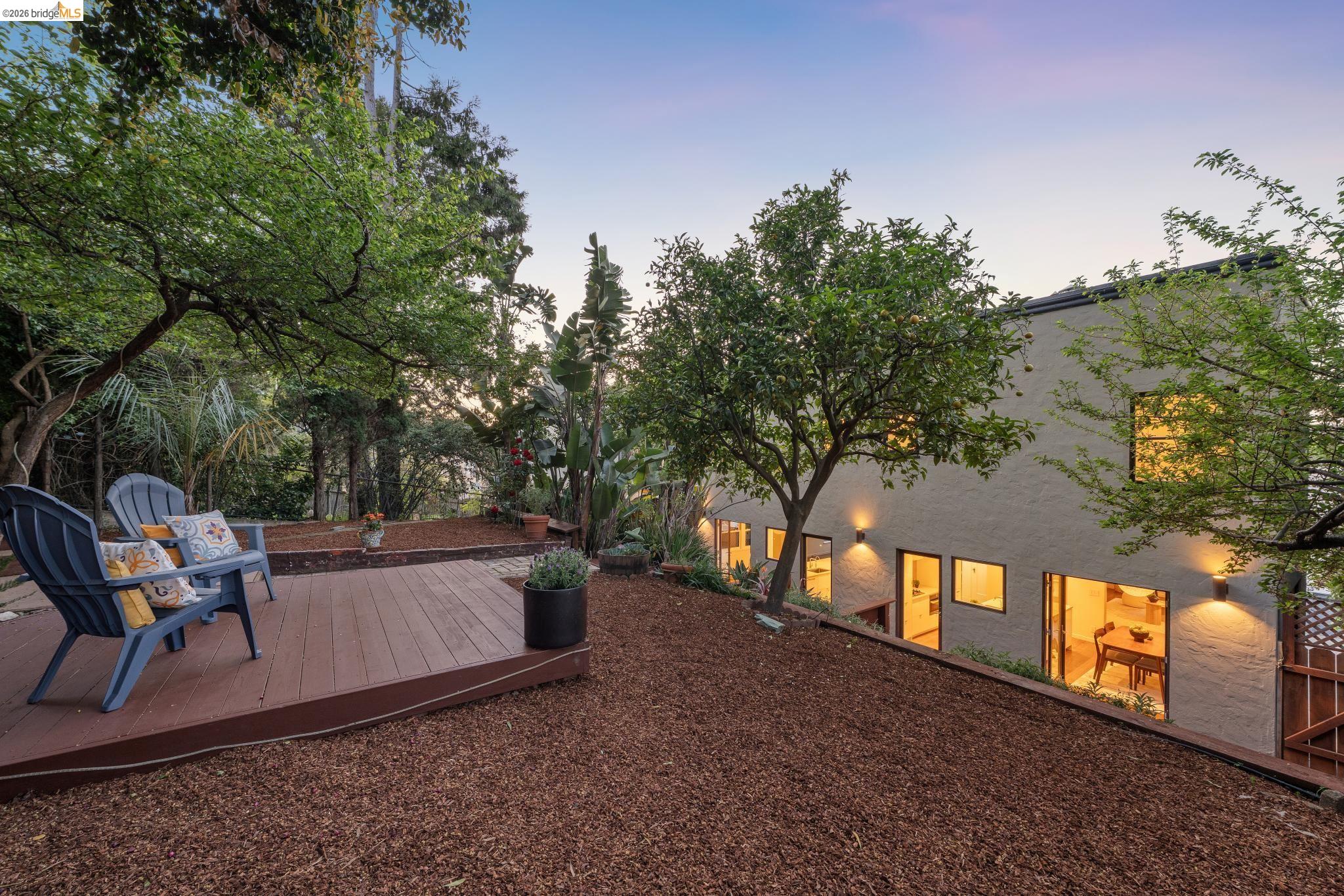 Detail Gallery Image 52 of 60 For 2306 Ivy Dr, Oakland,  CA 94606 - 4 Beds | 2 Baths