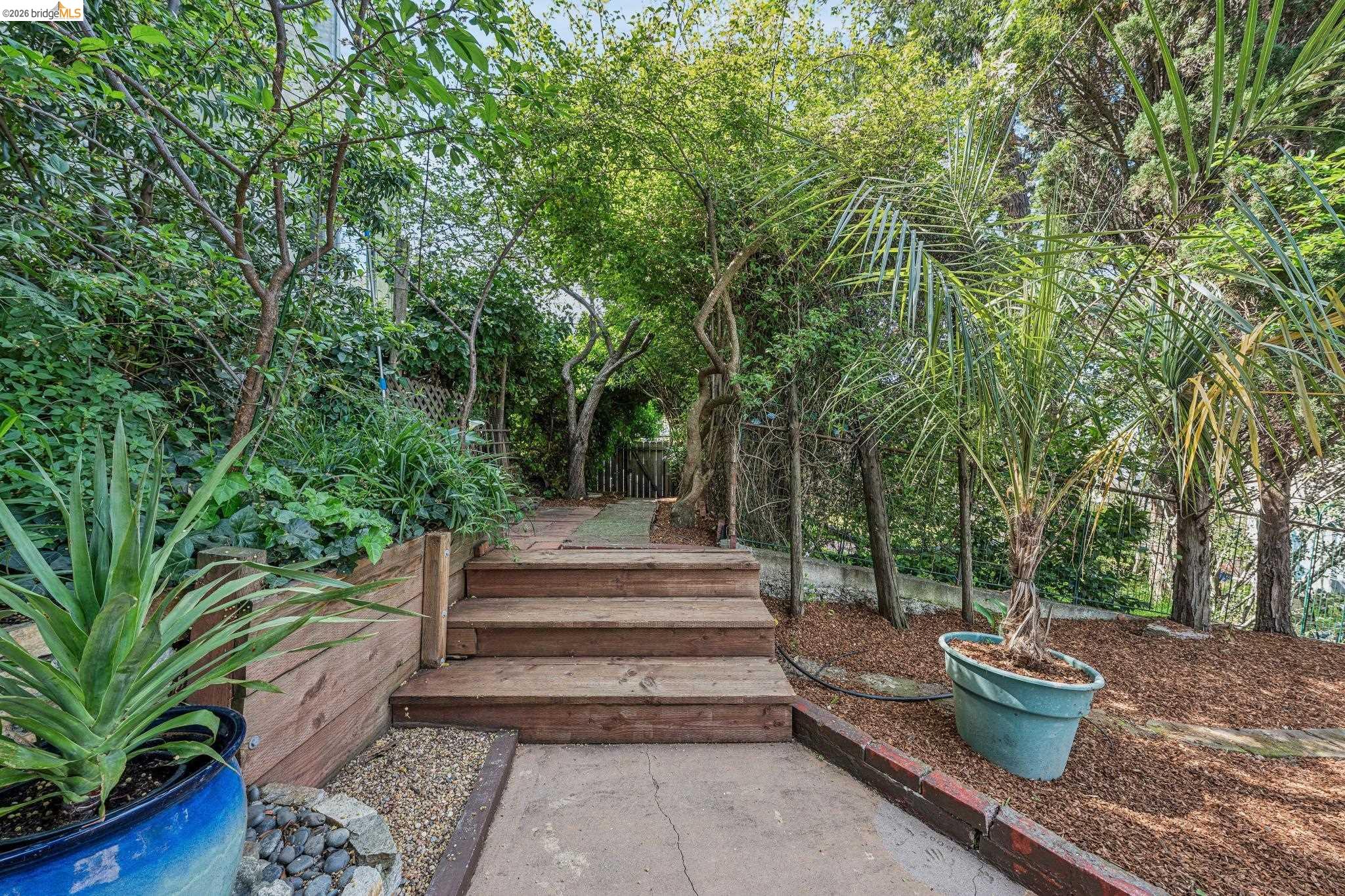 Detail Gallery Image 58 of 60 For 2306 Ivy Dr, Oakland,  CA 94606 - 4 Beds | 2 Baths