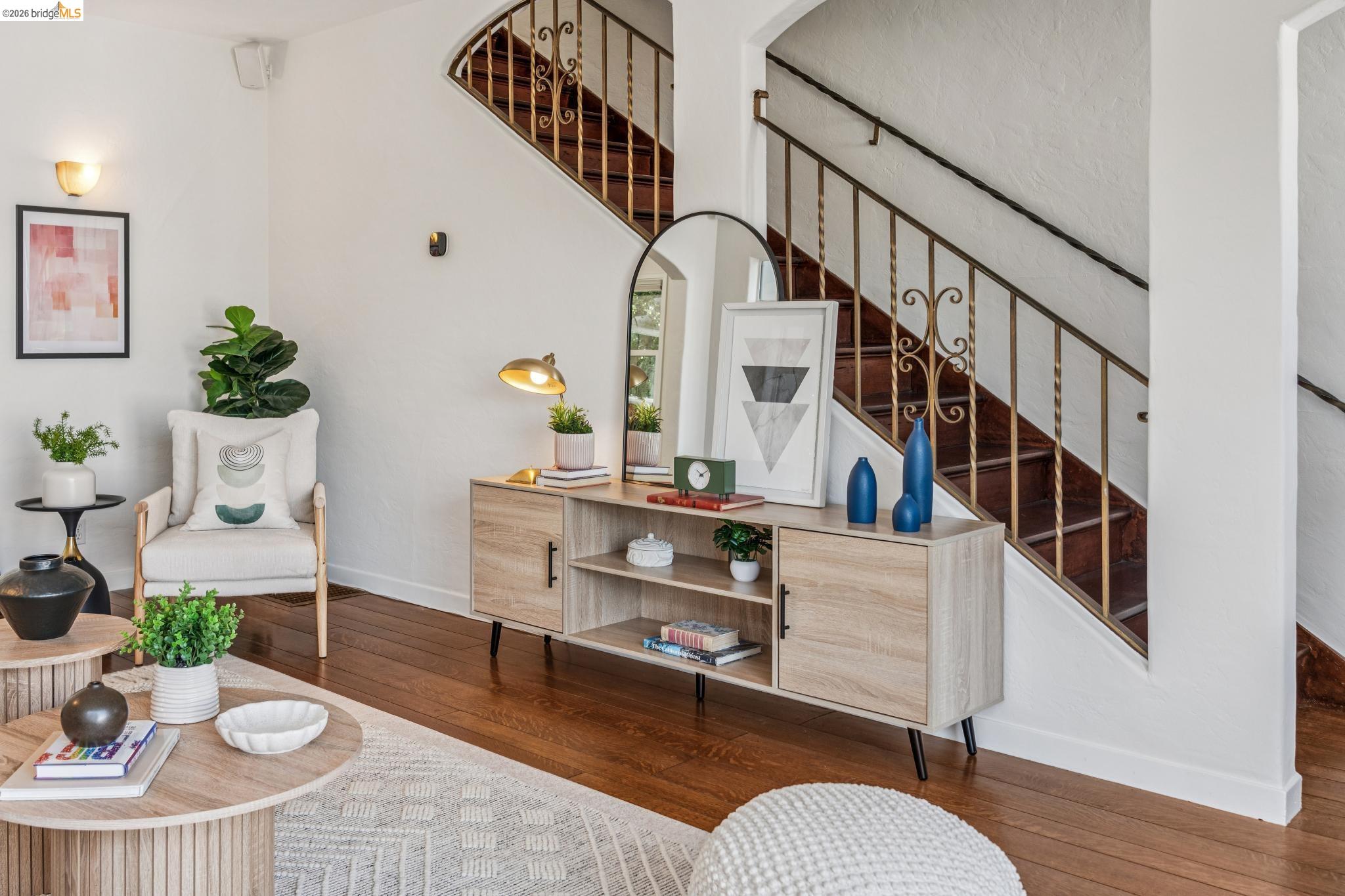 Detail Gallery Image 8 of 60 For 2306 Ivy Dr, Oakland,  CA 94606 - 4 Beds | 2 Baths