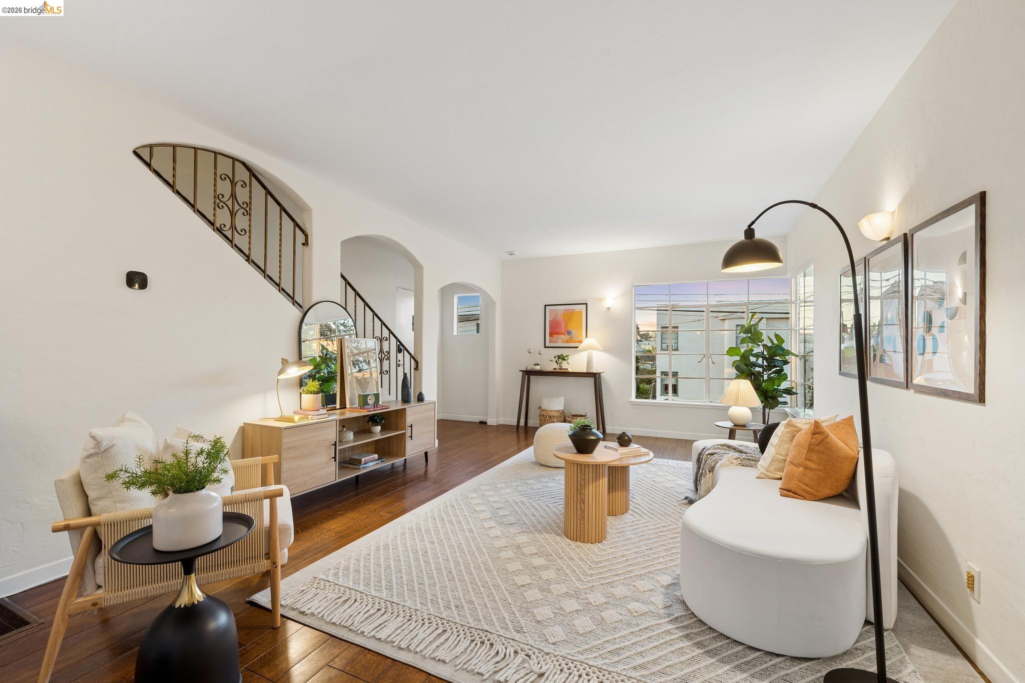 Detail Gallery Image 9 of 60 For 2306 Ivy Dr, Oakland,  CA 94606 - 4 Beds | 2 Baths