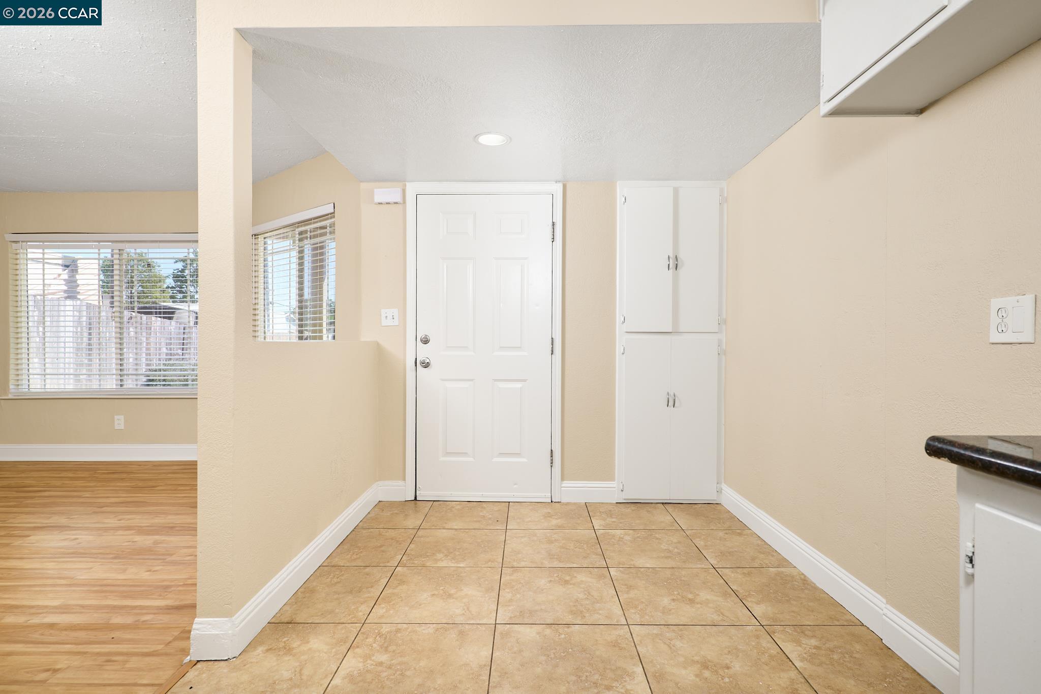 Detail Gallery Image 3 of 17 For 7107 Paladin Way, Rio Linda,  CA 95673 - 3 Beds | 2 Baths