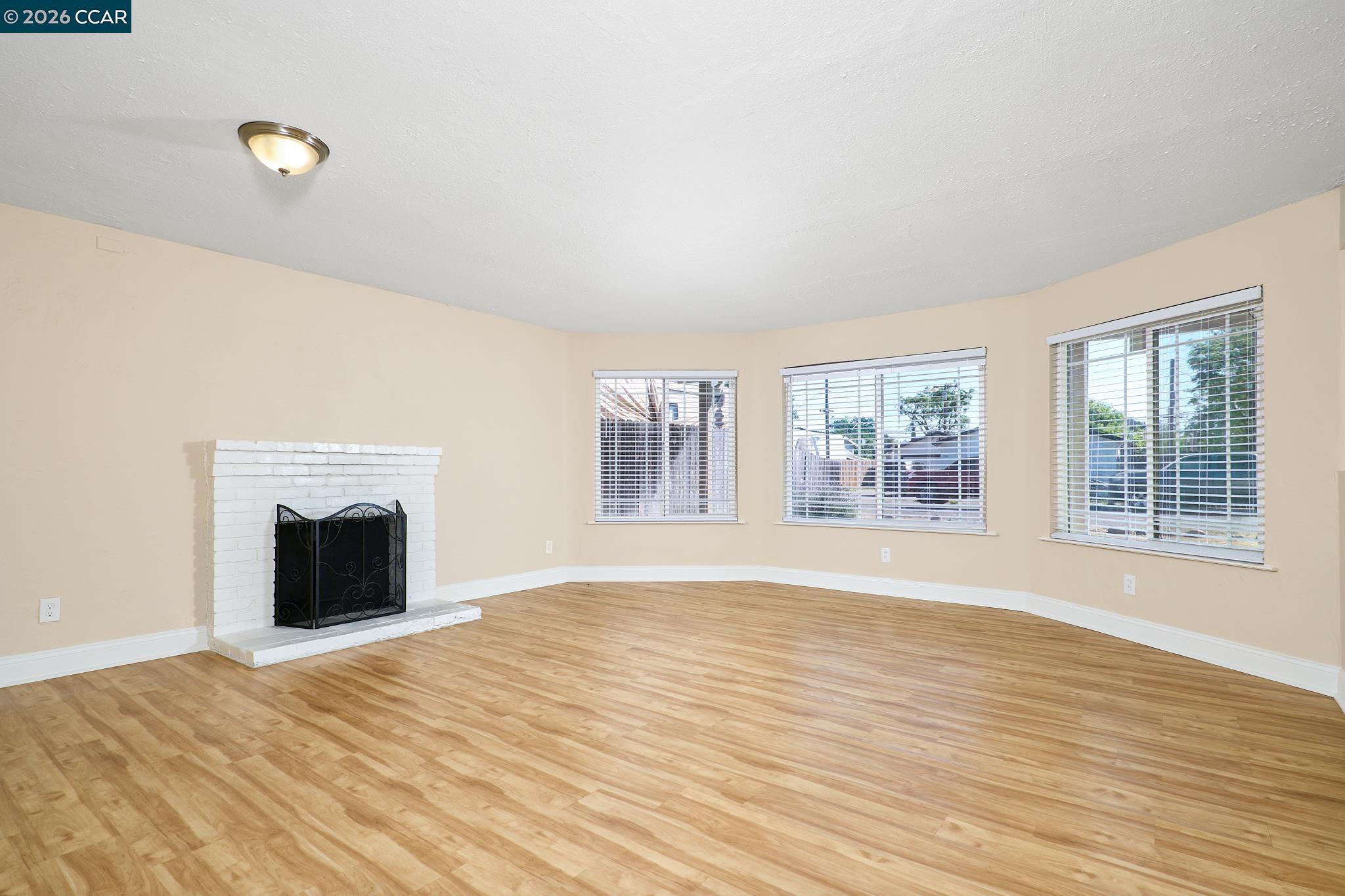 Detail Gallery Image 4 of 17 For 7107 Paladin Way, Rio Linda,  CA 95673 - 3 Beds | 2 Baths