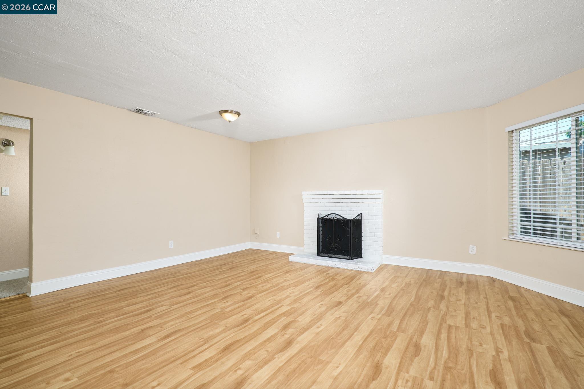 Detail Gallery Image 5 of 17 For 7107 Paladin Way, Rio Linda,  CA 95673 - 3 Beds | 2 Baths