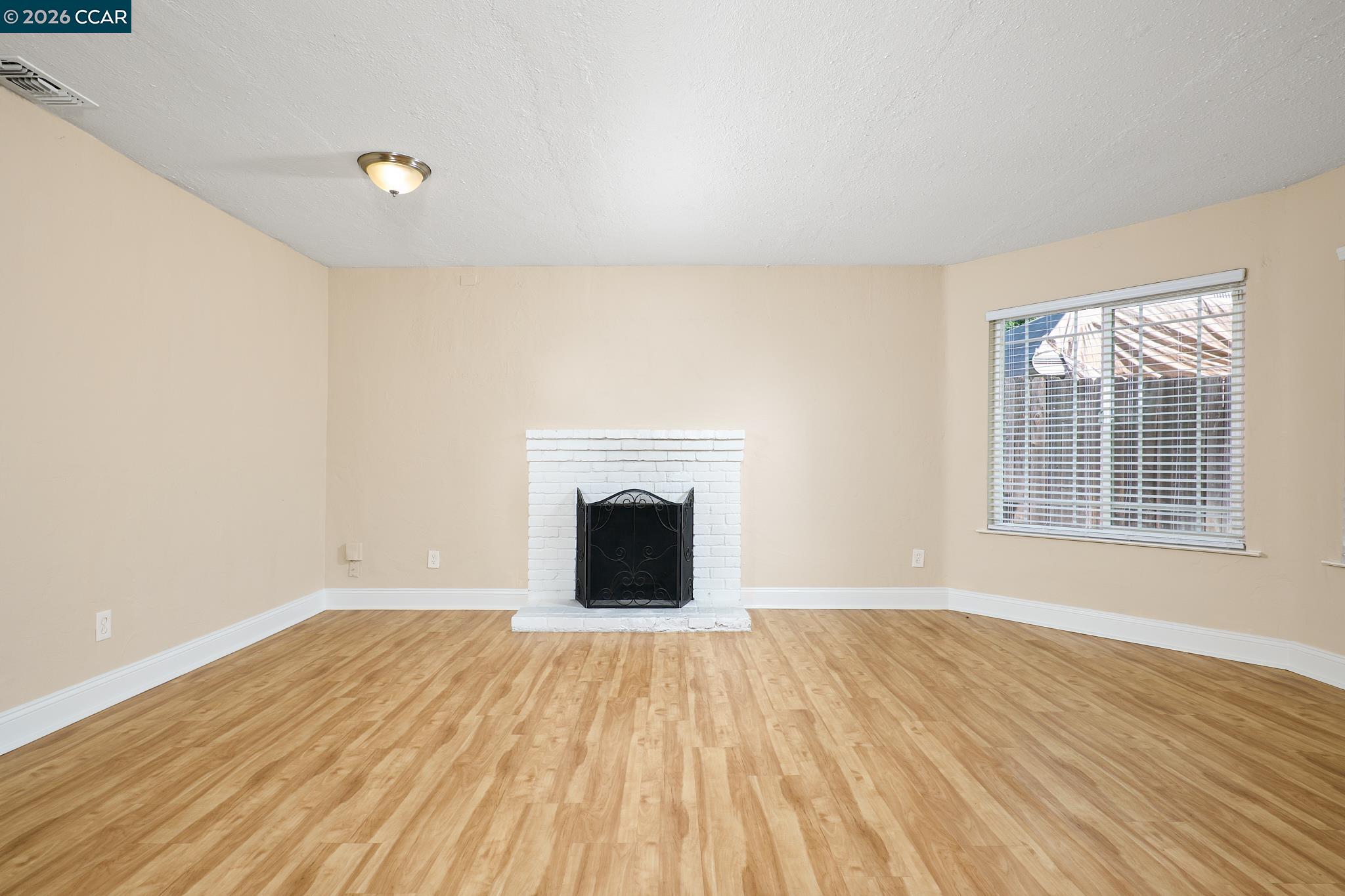 Detail Gallery Image 6 of 17 For 7107 Paladin Way, Rio Linda,  CA 95673 - 3 Beds | 2 Baths