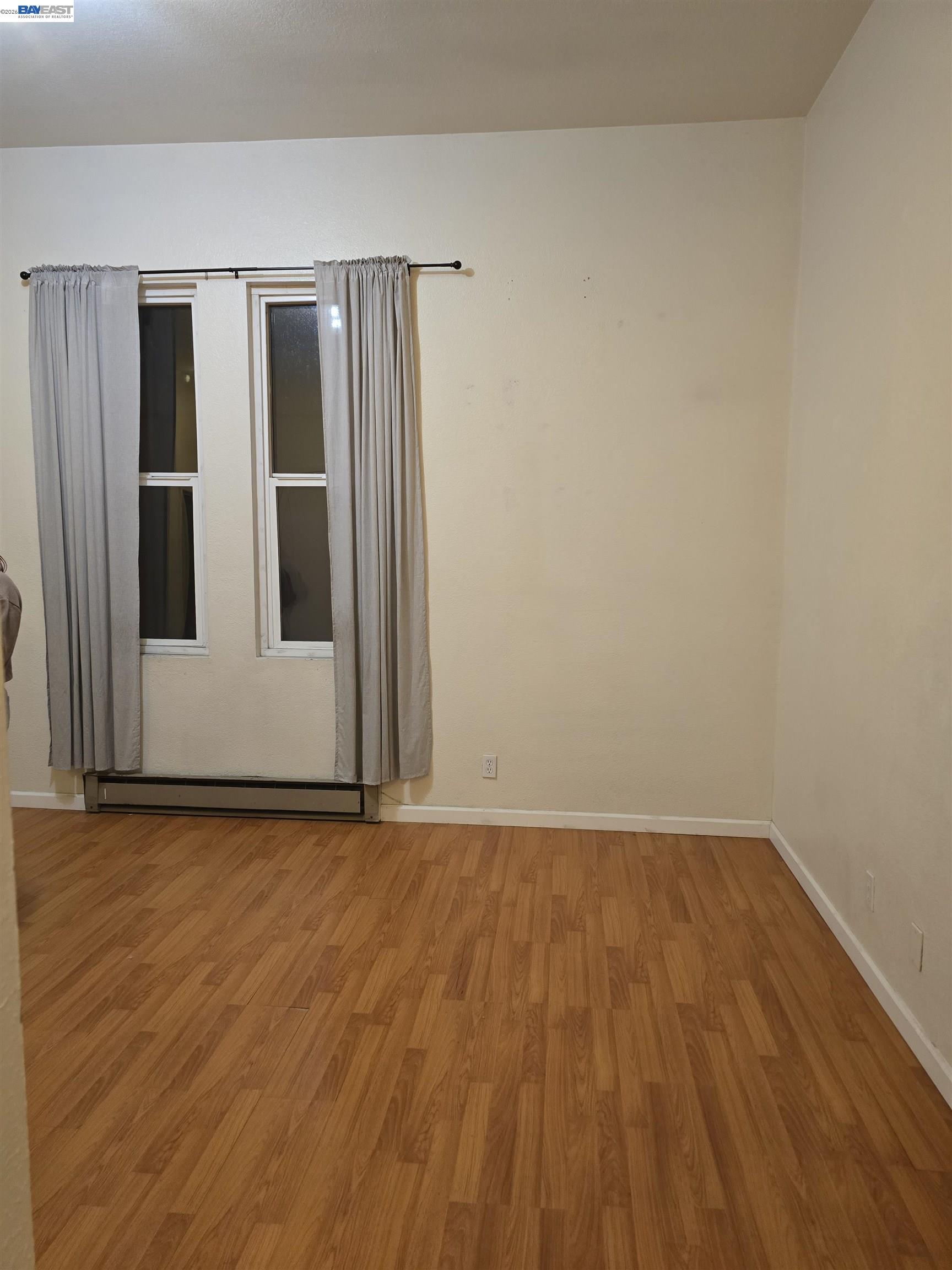 Detail Gallery Image 3 of 12 For 415 Foothill Blvd, Oakland,  CA 94606 - – Beds | – Baths