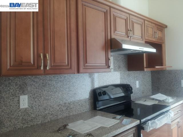 Detail Gallery Image 5 of 12 For 415 Foothill Blvd, Oakland,  CA 94606 - – Beds | – Baths