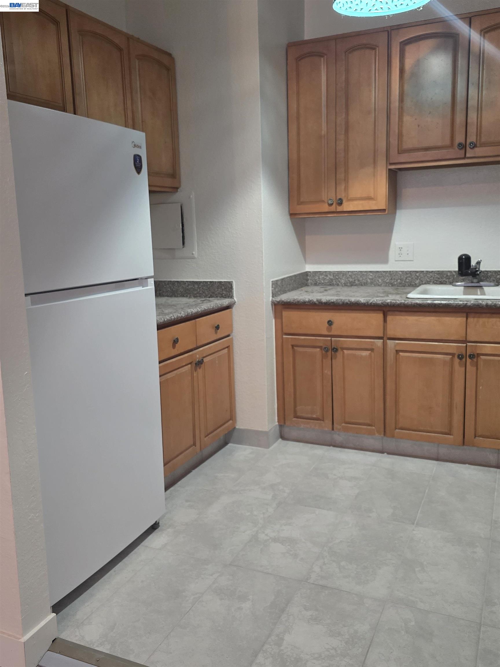 Detail Gallery Image 10 of 12 For 415 Foothill Blvd, Oakland,  CA 94606 - – Beds | – Baths