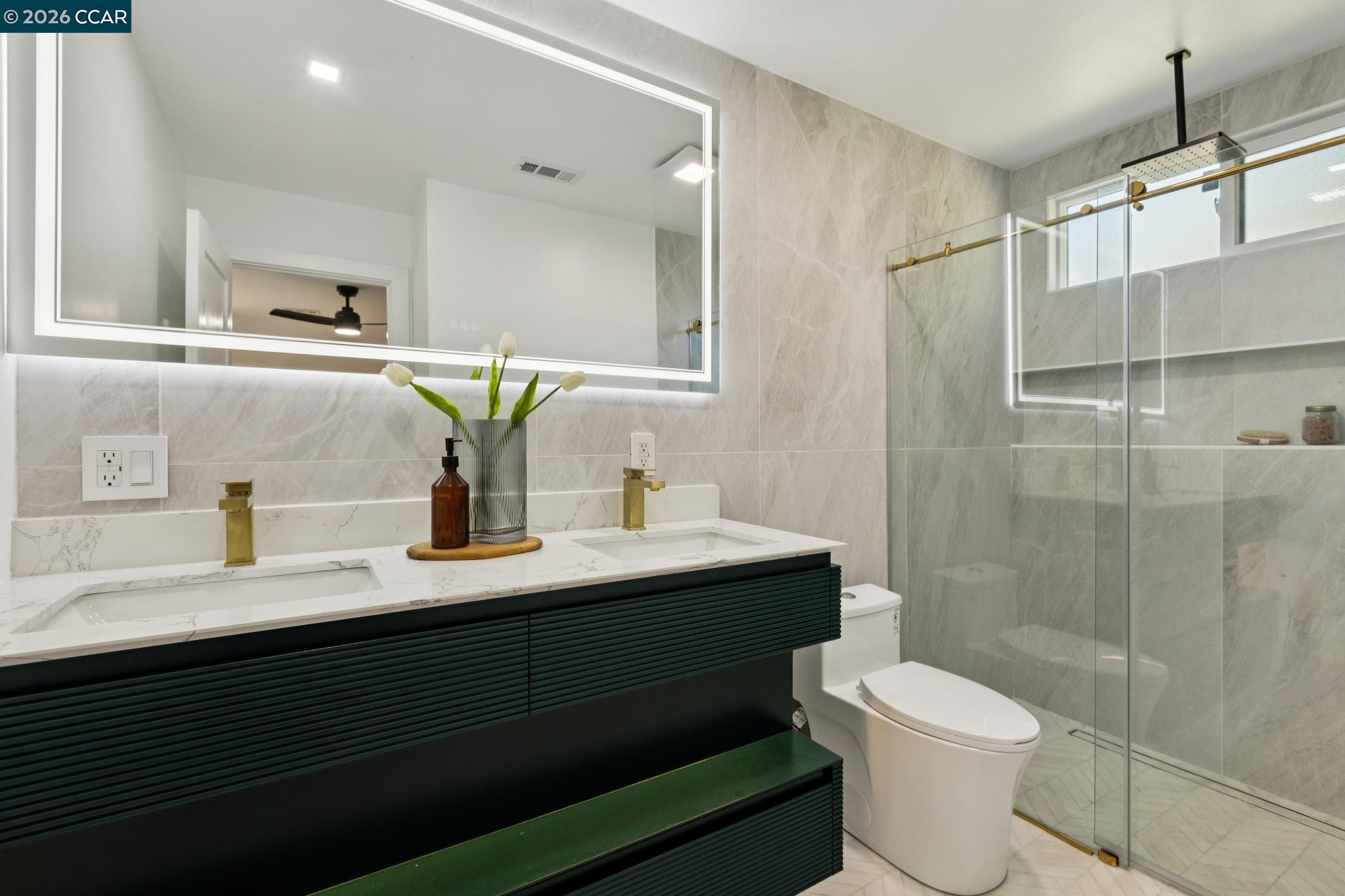 Detail Gallery Image 18 of 36 For 602 Big Bend Dr, Pacifica,  CA 94044-3856 - 5 Beds | 4 Baths