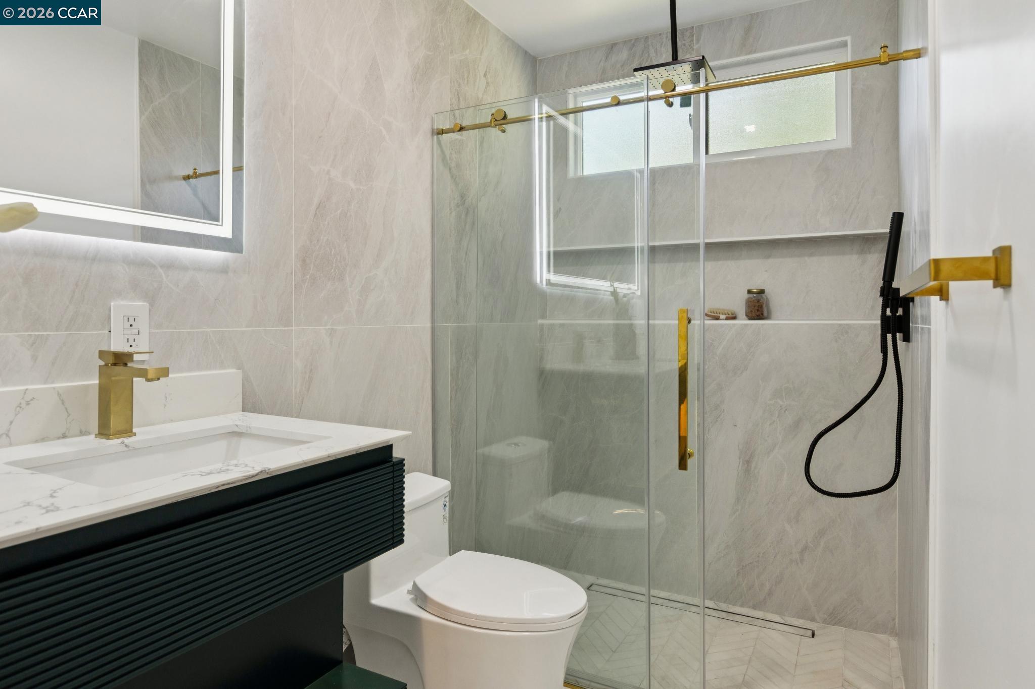 Detail Gallery Image 20 of 36 For 602 Big Bend Dr, Pacifica,  CA 94044-3856 - 5 Beds | 4 Baths