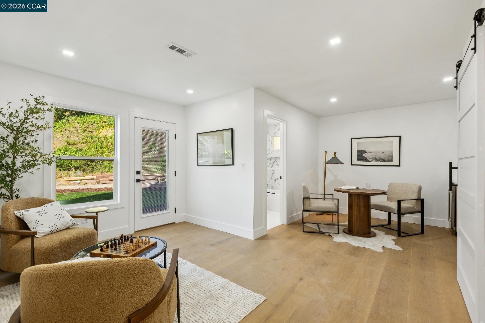 Detail Gallery Image 26 of 36 For 602 Big Bend Dr, Pacifica,  CA 94044-3856 - 5 Beds | 4 Baths