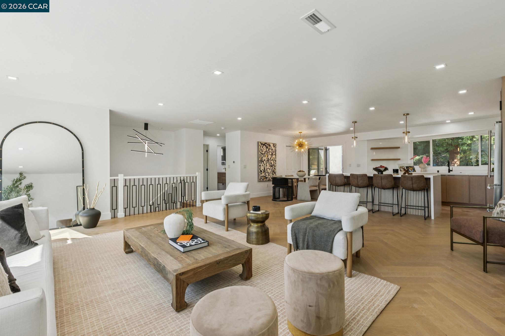 Detail Gallery Image 8 of 36 For 602 Big Bend Dr, Pacifica,  CA 94044-3856 - 5 Beds | 4 Baths