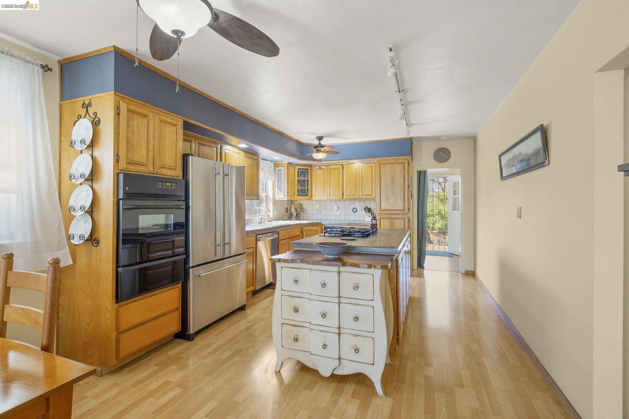 Detail Gallery Image 17 of 46 For 722 Oneida St., Angels Camp,  CA 95222 - 2 Beds | 1 Baths