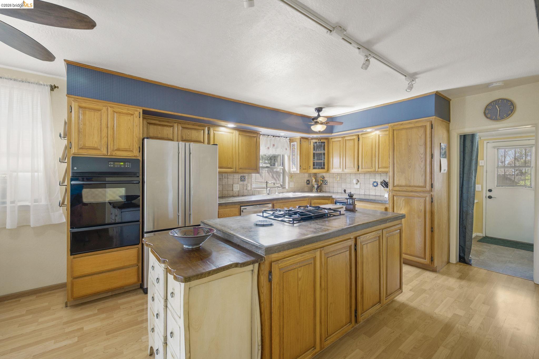 Detail Gallery Image 18 of 46 For 722 Oneida St., Angels Camp,  CA 95222 - 2 Beds | 1 Baths