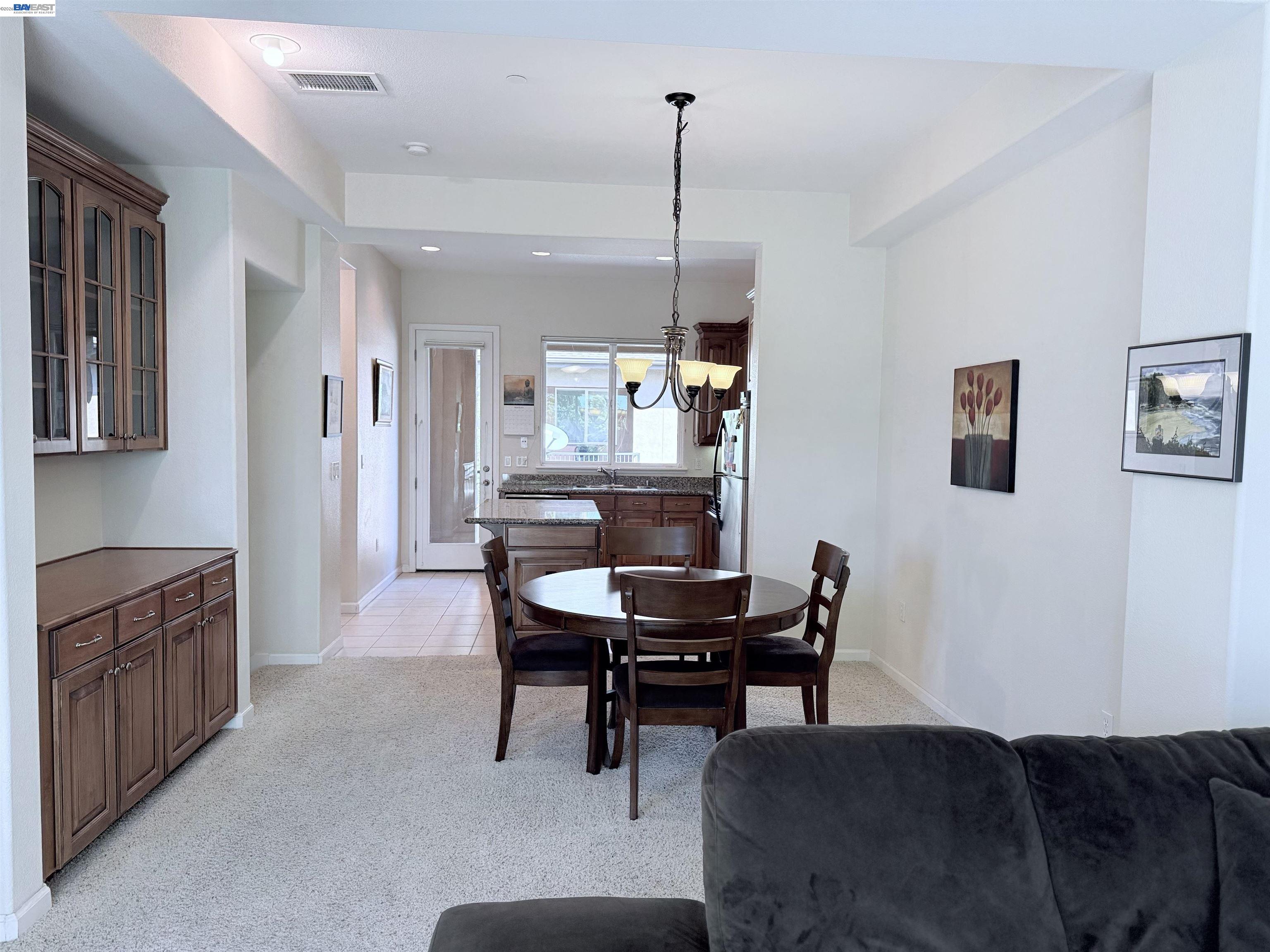 Detail Gallery Image 2 of 19 For 1845 Morse Ave #102,  Sacramento,  CA 95825 - 2 Beds | 2/1 Baths