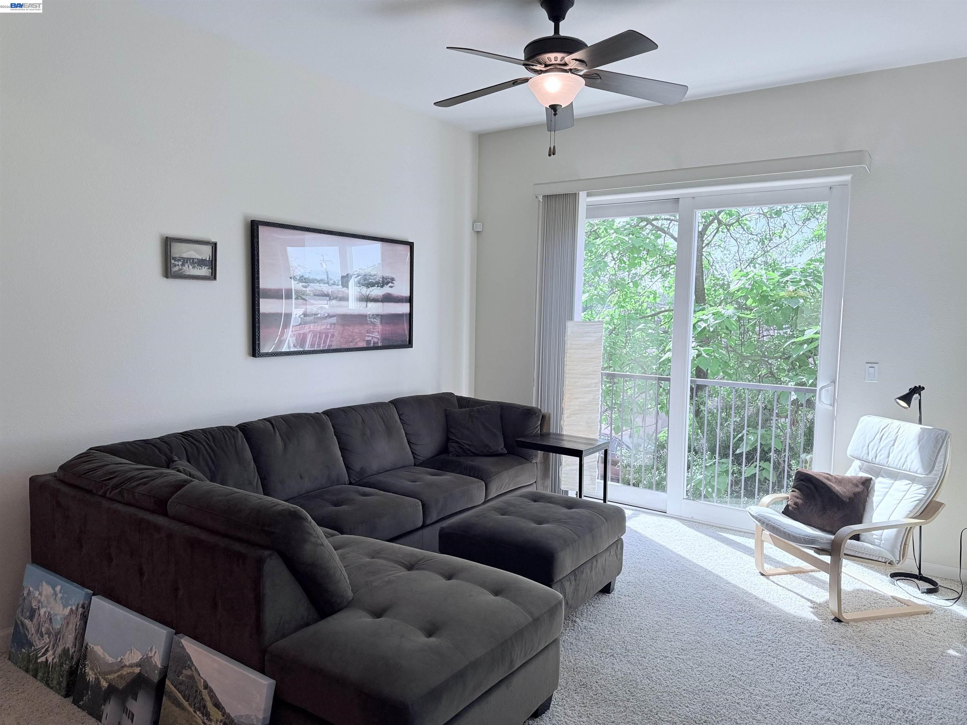 Detail Gallery Image 4 of 19 For 1845 Morse Ave #102,  Sacramento,  CA 95825 - 2 Beds | 2/1 Baths