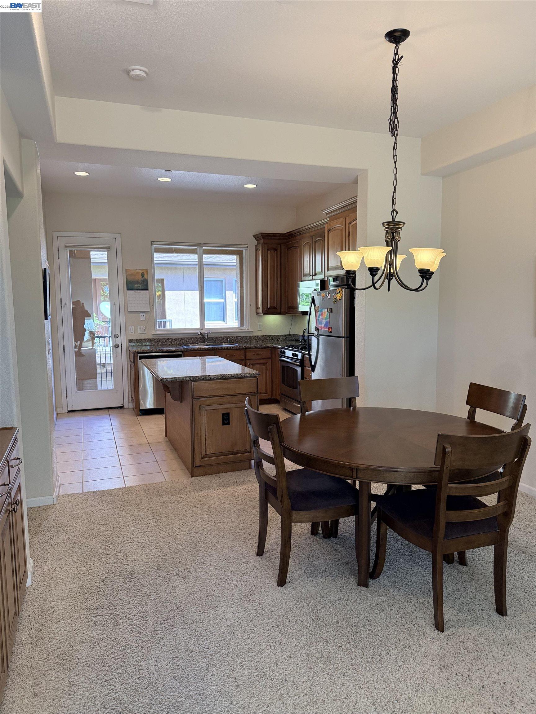 Detail Gallery Image 5 of 19 For 1845 Morse Ave #102,  Sacramento,  CA 95825 - 2 Beds | 2/1 Baths