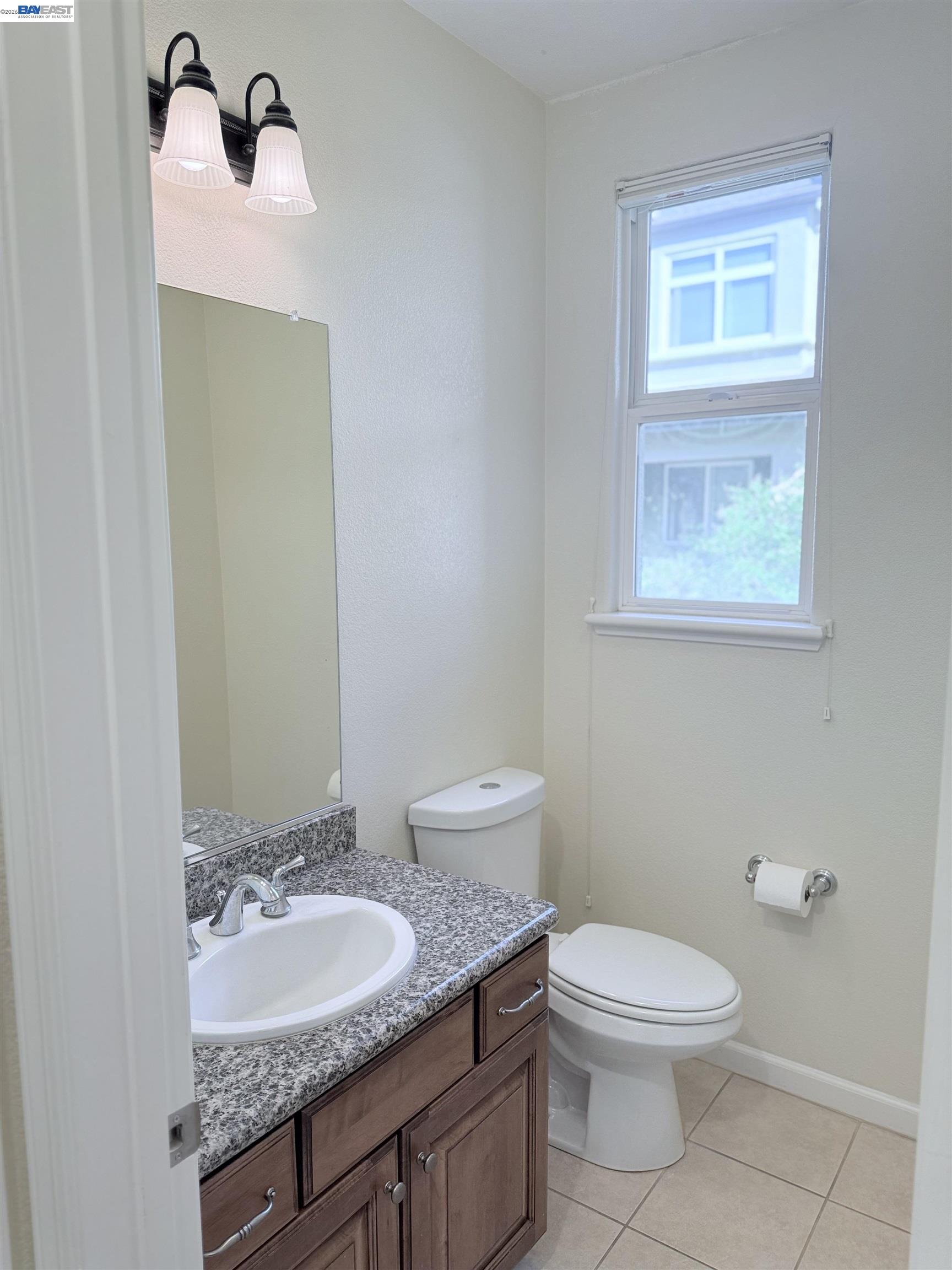 Detail Gallery Image 10 of 19 For 1845 Morse Ave #102,  Sacramento,  CA 95825 - 2 Beds | 2/1 Baths