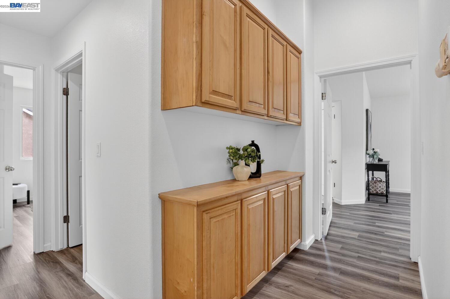 Detail Gallery Image 22 of 46 For 20044 Shadow Creek Cir, Castro Valley,  CA 94552 - 4 Beds | 2/1 Baths