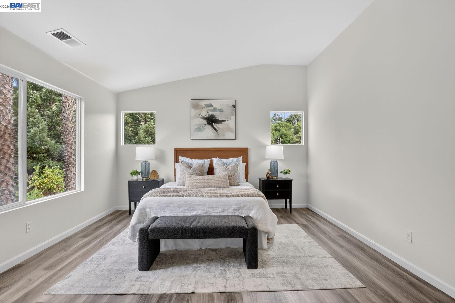 Detail Gallery Image 26 of 46 For 20044 Shadow Creek Cir, Castro Valley,  CA 94552 - 4 Beds | 2/1 Baths