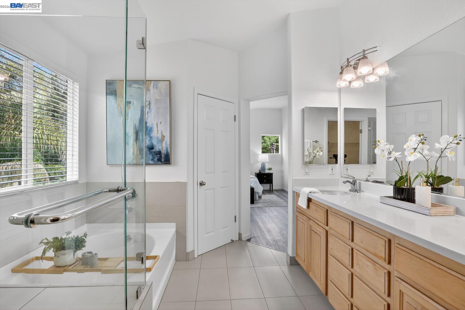 Detail Gallery Image 28 of 46 For 20044 Shadow Creek Cir, Castro Valley,  CA 94552 - 4 Beds | 2/1 Baths