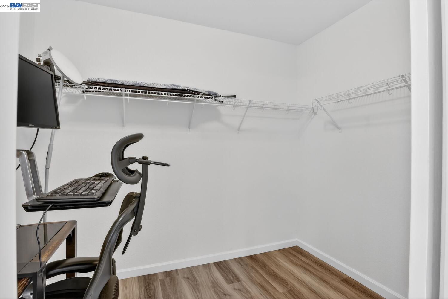 Detail Gallery Image 29 of 46 For 20044 Shadow Creek Cir, Castro Valley,  CA 94552 - 4 Beds | 2/1 Baths