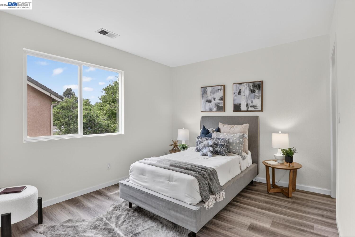 Detail Gallery Image 32 of 46 For 20044 Shadow Creek Cir, Castro Valley,  CA 94552 - 4 Beds | 2/1 Baths