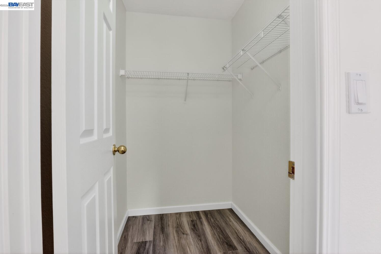 Detail Gallery Image 34 of 46 For 20044 Shadow Creek Cir, Castro Valley,  CA 94552 - 4 Beds | 2/1 Baths