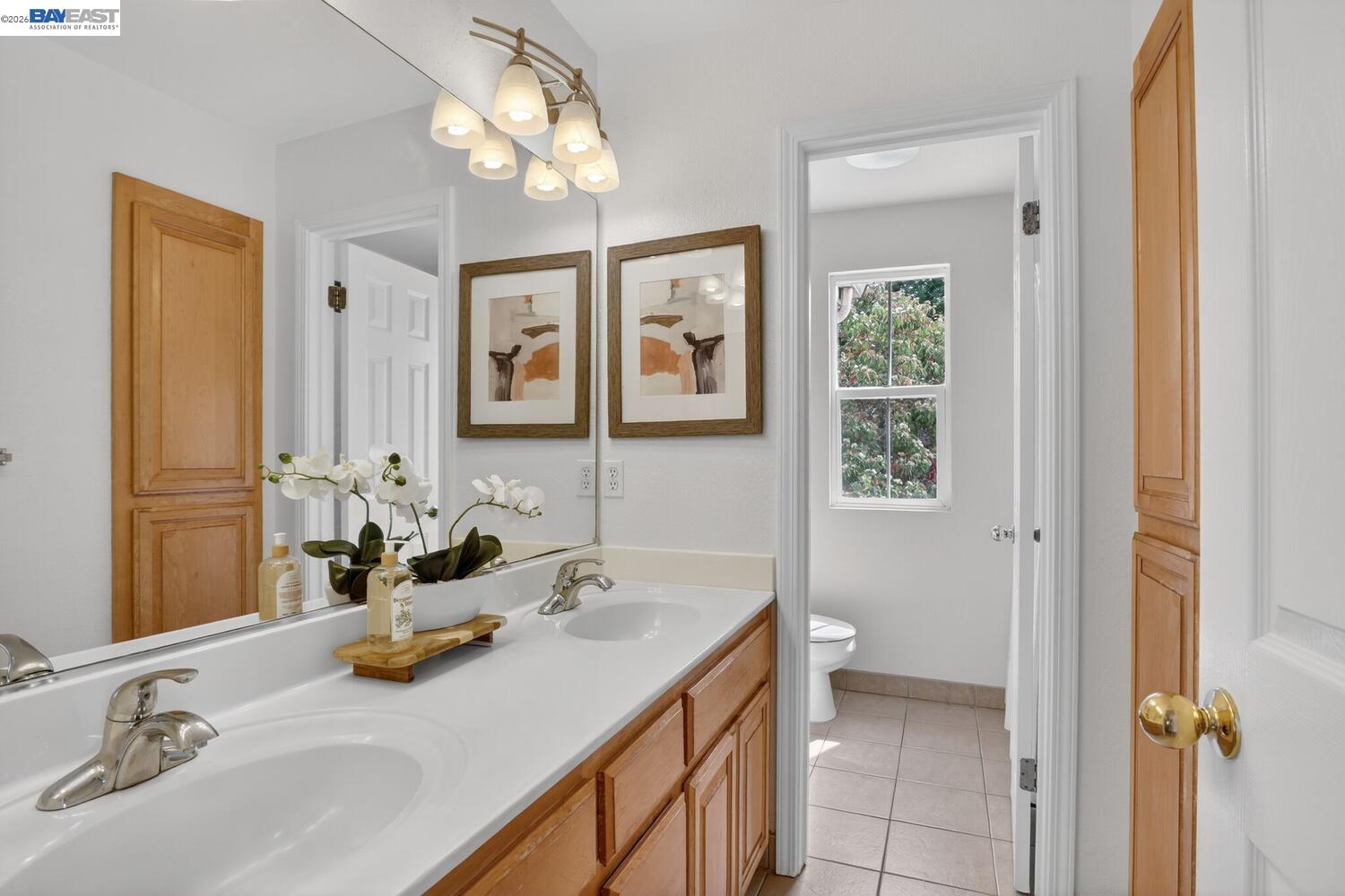 Detail Gallery Image 37 of 46 For 20044 Shadow Creek Cir, Castro Valley,  CA 94552 - 4 Beds | 2/1 Baths