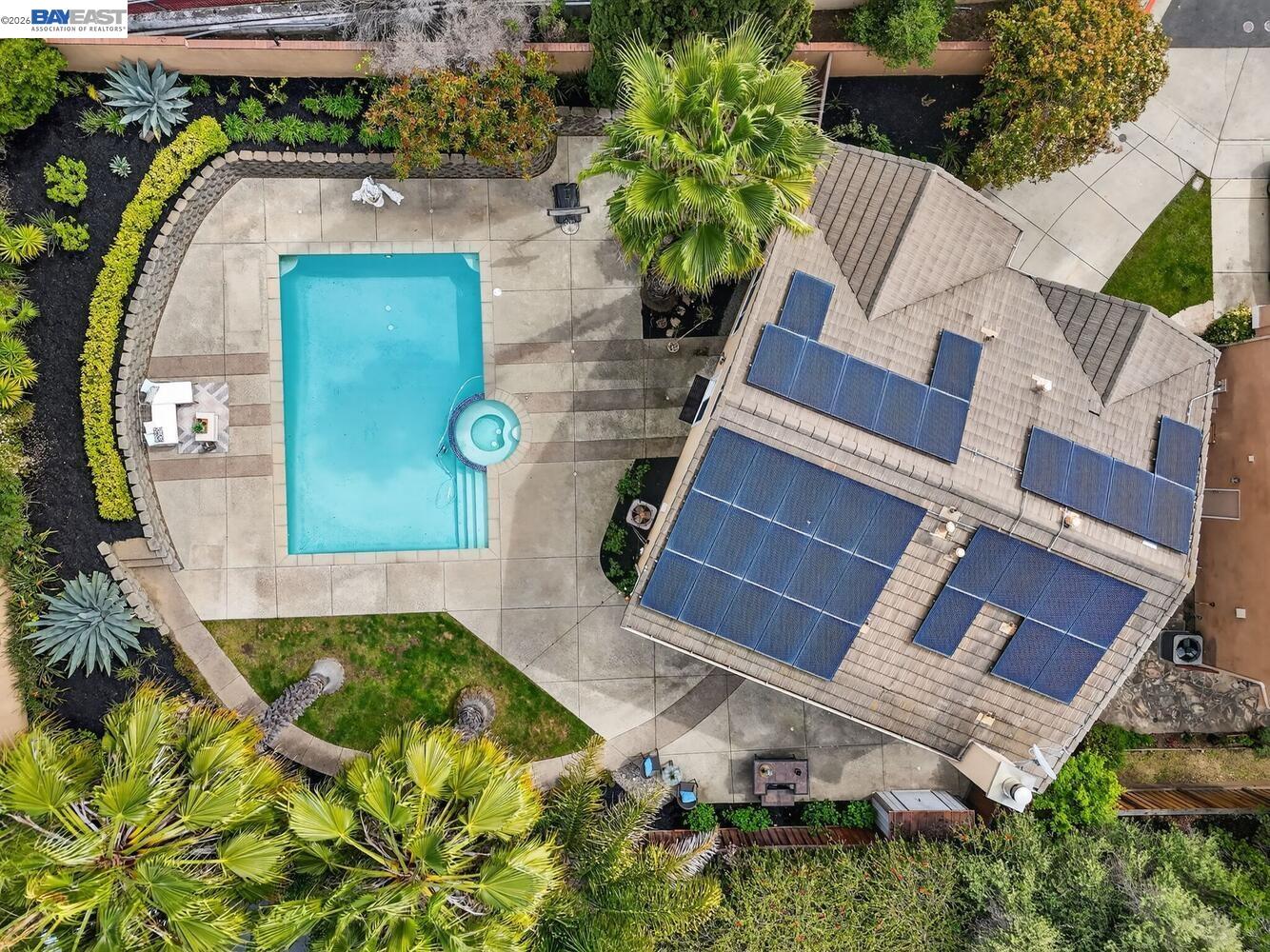 Detail Gallery Image 45 of 46 For 20044 Shadow Creek Cir, Castro Valley,  CA 94552 - 4 Beds | 2/1 Baths