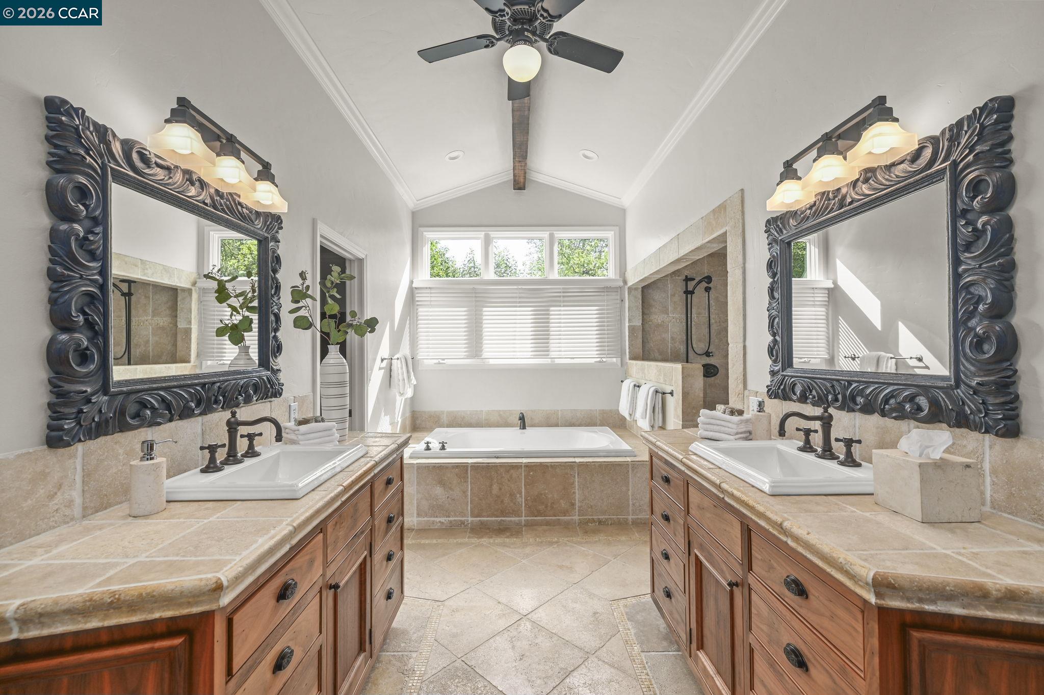 Detail Gallery Image 18 of 40 For 2007 Calle Los Callados, Diablo,  CA 94528 - 6 Beds | 5 Baths