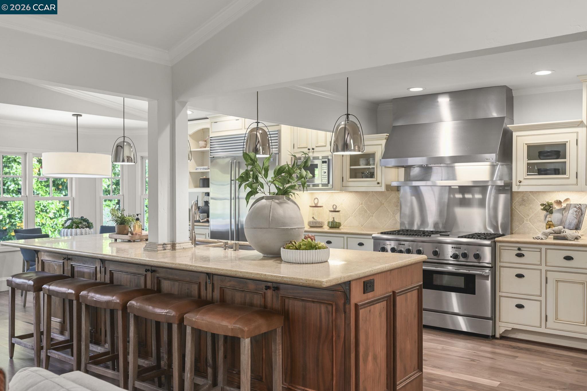 Detail Gallery Image 10 of 40 For 2007 Calle Los Callados, Diablo,  CA 94528 - 6 Beds | 5 Baths