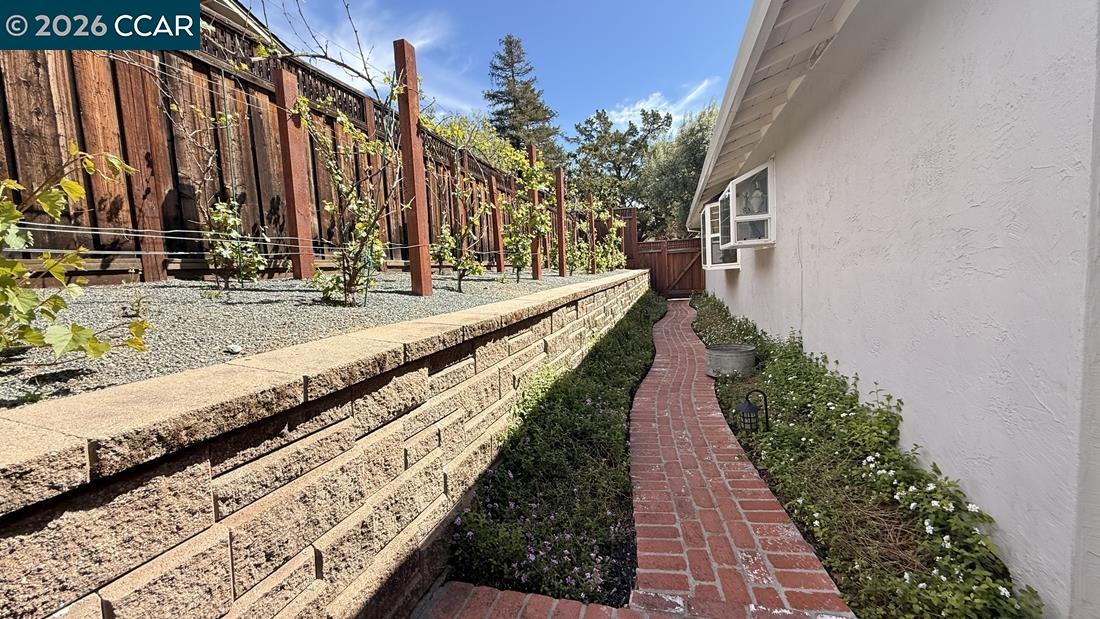 Detail Gallery Image 36 of 39 For 3586 Tupelo Dr, Walnut Creek,  CA 94598 - 4 Beds | 2 Baths