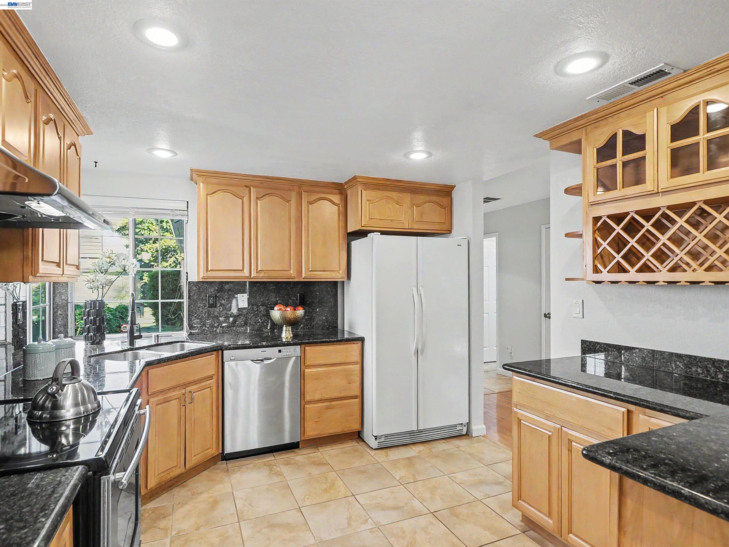 Detail Gallery Image 11 of 48 For 6162 Linford Ter, Fremont,  CA 94555 - 2 Beds | 2/1 Baths