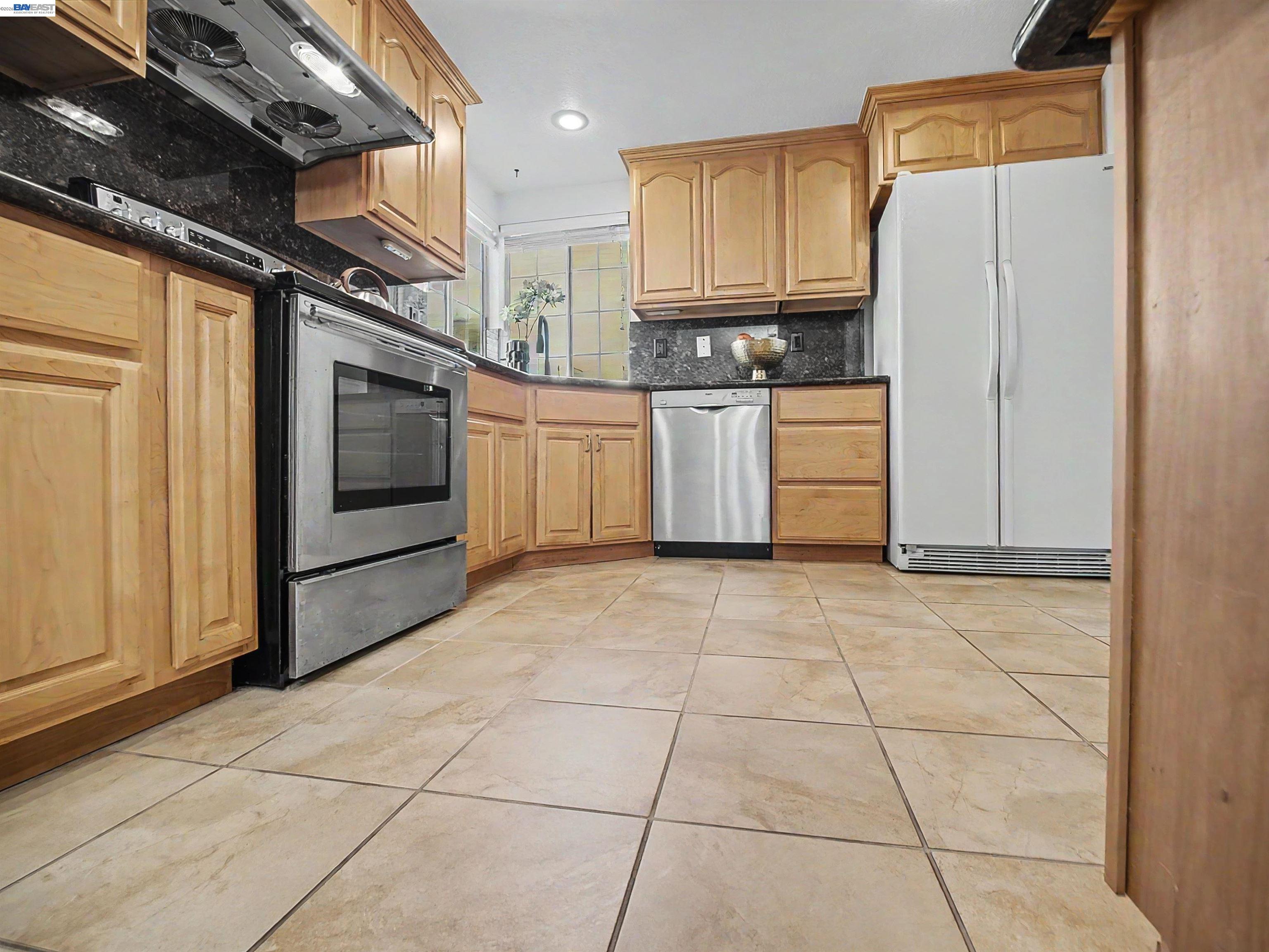 Detail Gallery Image 13 of 48 For 6162 Linford Ter, Fremont,  CA 94555 - 2 Beds | 2/1 Baths