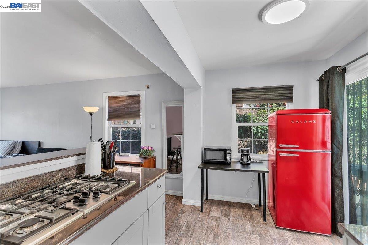 Detail Gallery Image 12 of 37 For 3300 Harrison St, Oakland,  CA 94611 - 5 Beds | 3 Baths