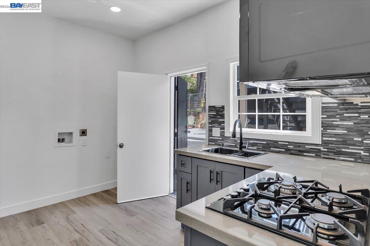 Detail Gallery Image 19 of 37 For 3300 Harrison St, Oakland,  CA 94611 - 5 Beds | 3 Baths