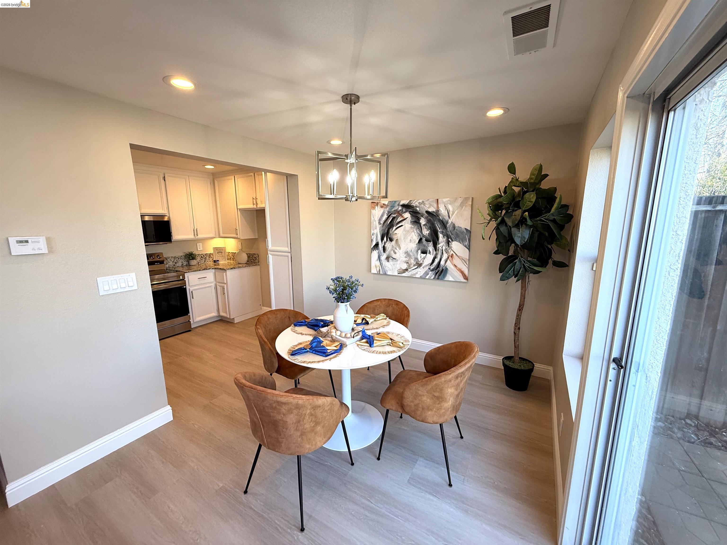 Detail Gallery Image 6 of 29 For 1736 Nandina Ct, Antioch,  CA 94531 - 3 Beds | 2/1 Baths