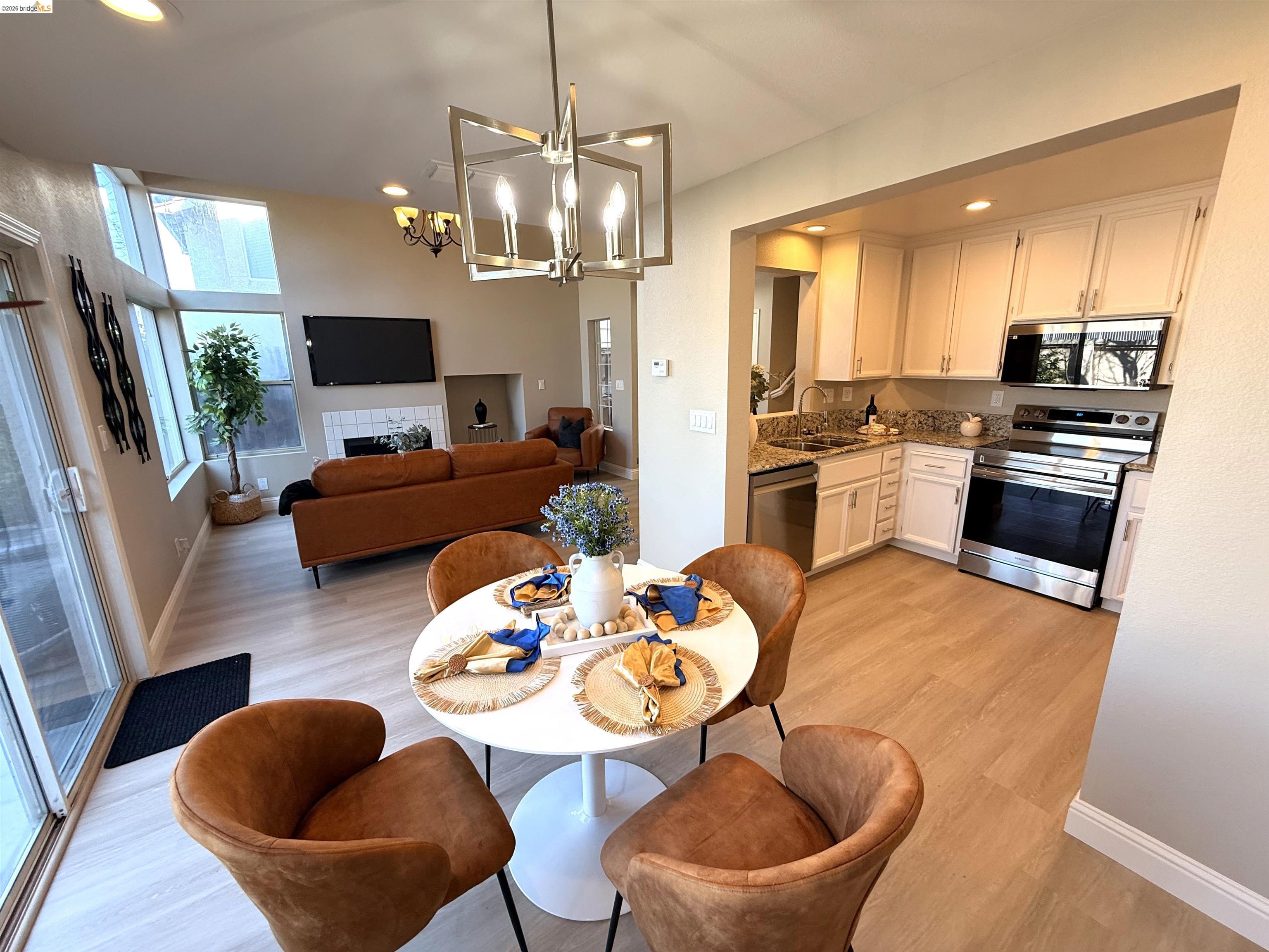 Detail Gallery Image 7 of 29 For 1736 Nandina Ct, Antioch,  CA 94531 - 3 Beds | 2/1 Baths