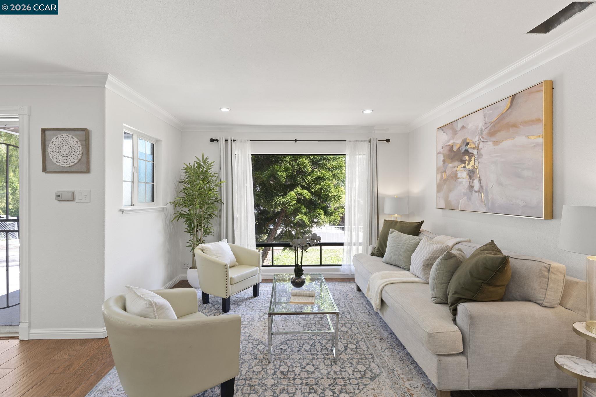 Front Image Thumbnail for CC41129056