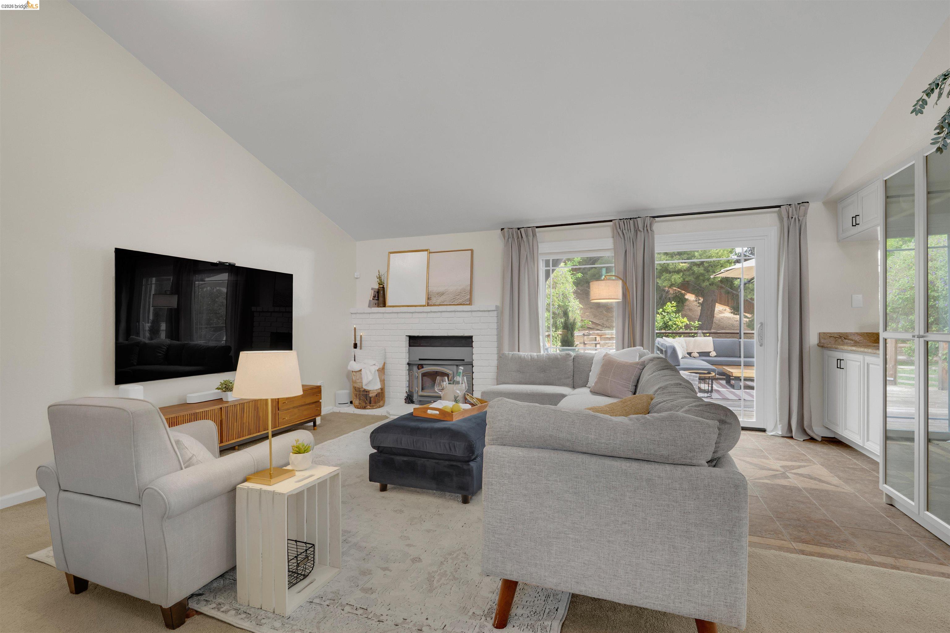 Detail Gallery Image 11 of 37 For 3991 Alta Vista Cir, Pittsburg,  CA 94565 - 4 Beds | 2 Baths