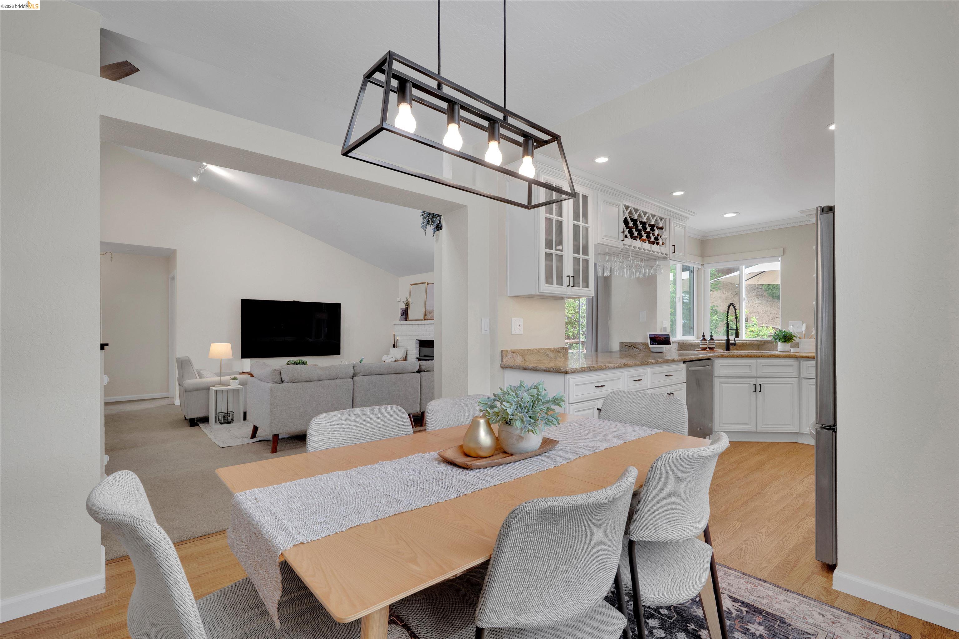 Detail Gallery Image 16 of 37 For 3991 Alta Vista Cir, Pittsburg,  CA 94565 - 4 Beds | 2 Baths