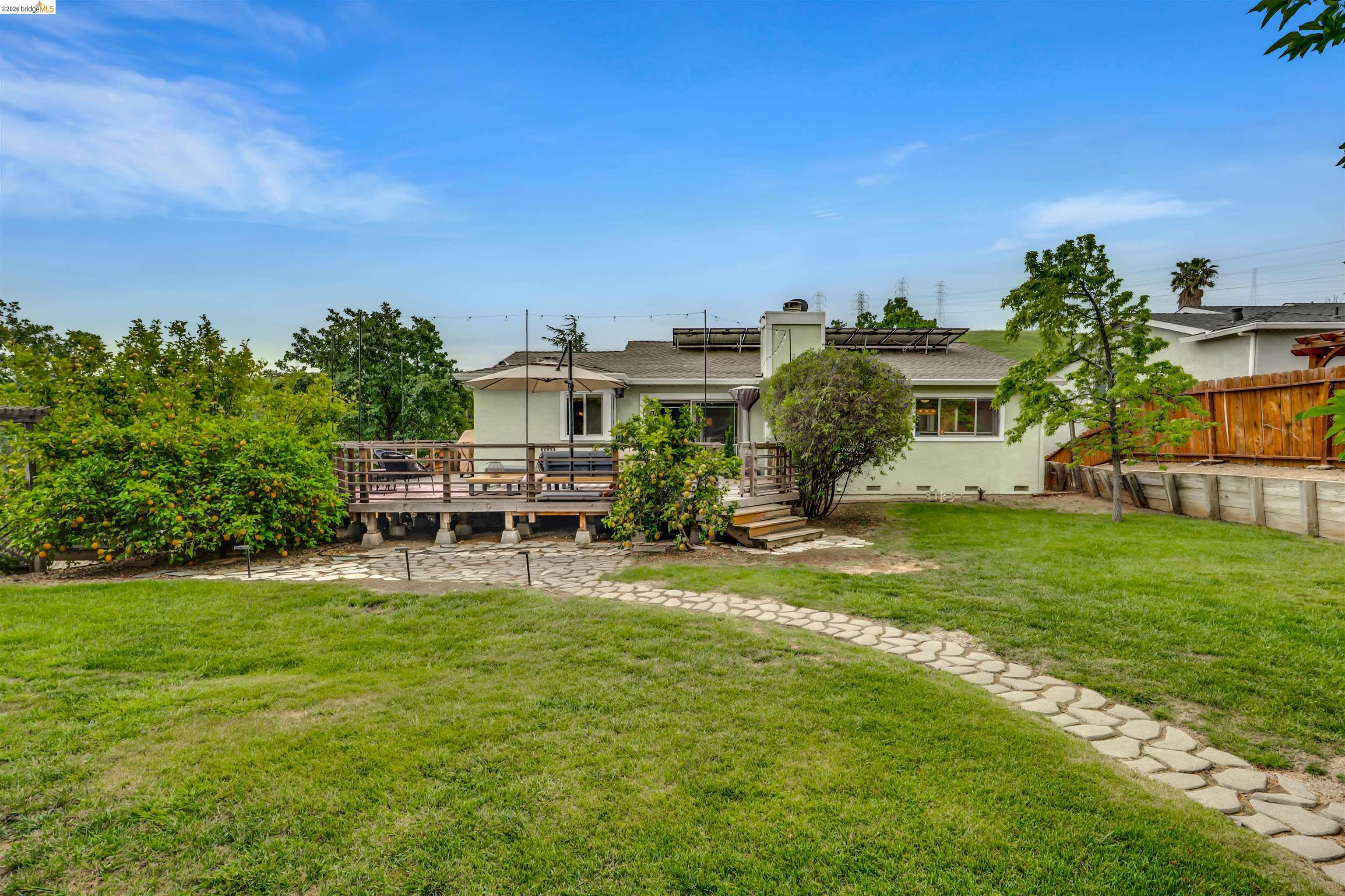 Detail Gallery Image 32 of 37 For 3991 Alta Vista Cir, Pittsburg,  CA 94565 - 4 Beds | 2 Baths