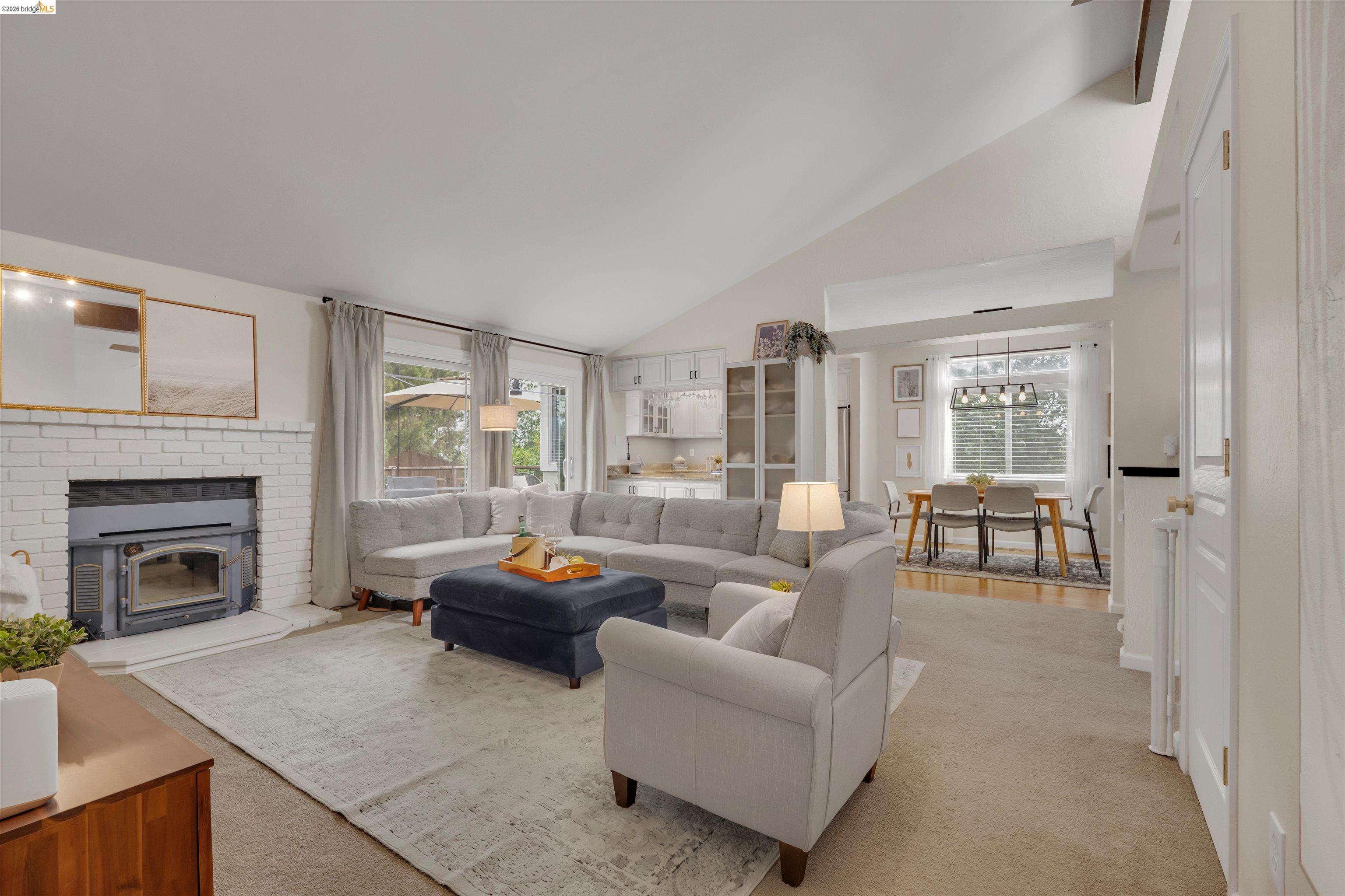 Detail Gallery Image 9 of 37 For 3991 Alta Vista Cir, Pittsburg,  CA 94565 - 4 Beds | 2 Baths