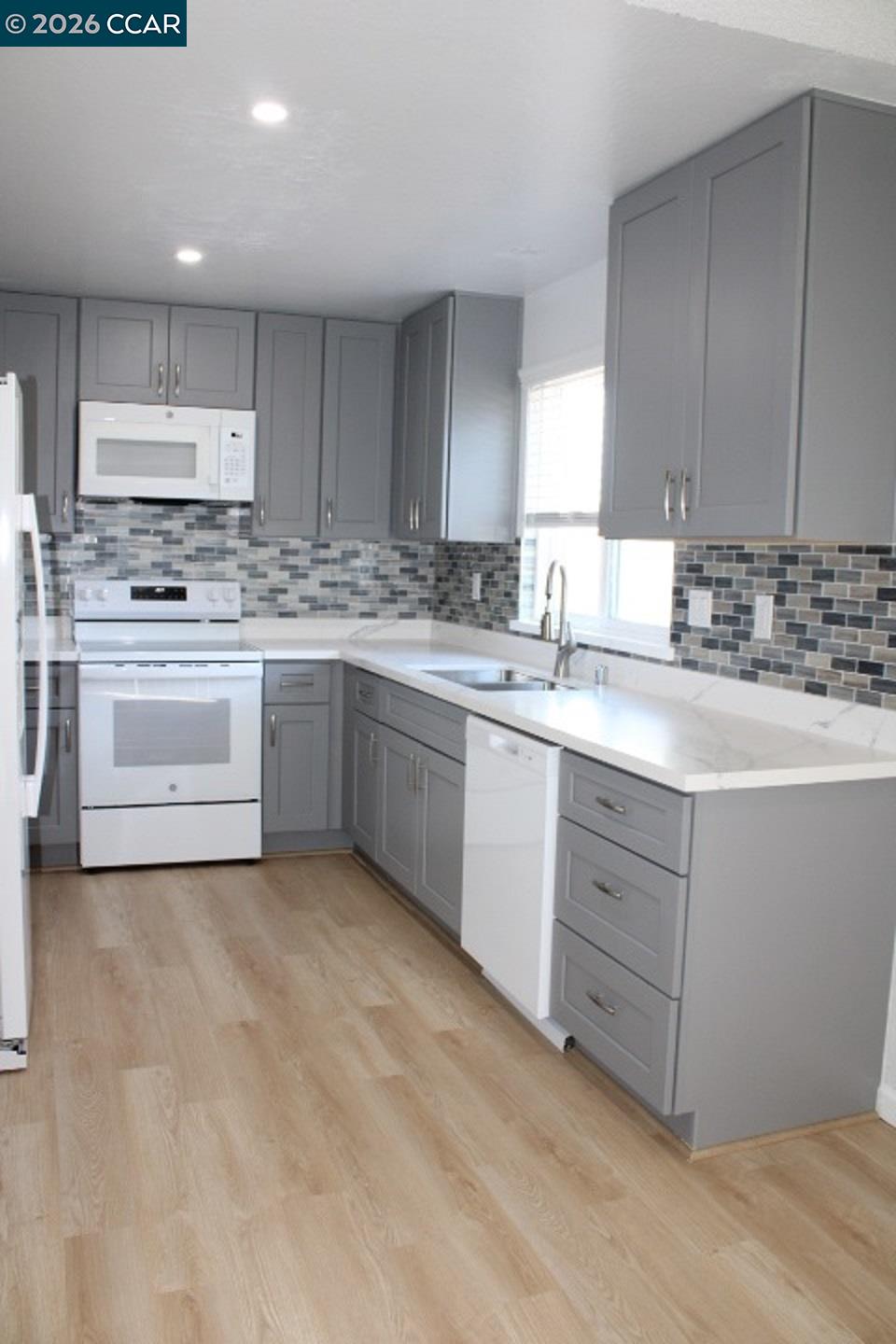 Detail Gallery Image 12 of 30 For 1562 Partridge Dr, Hercules,  CA 94547 - 3 Beds | 2 Baths