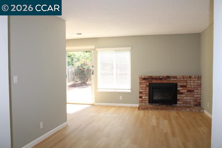 Detail Gallery Image 8 of 30 For 1562 Partridge Dr, Hercules,  CA 94547 - 3 Beds | 2 Baths