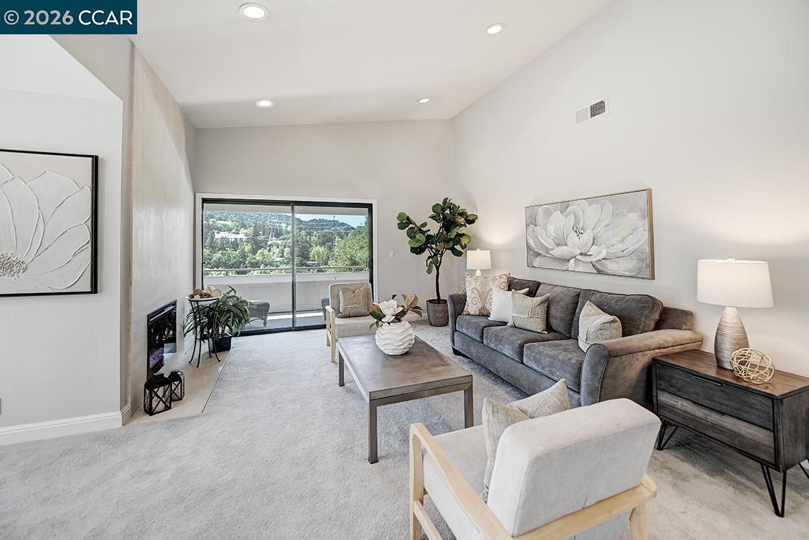 Detail Gallery Image 2 of 59 For 3612 Rossmoor Pkwy #1,  Walnut Creek,  CA 94595 - 2 Beds | 2 Baths