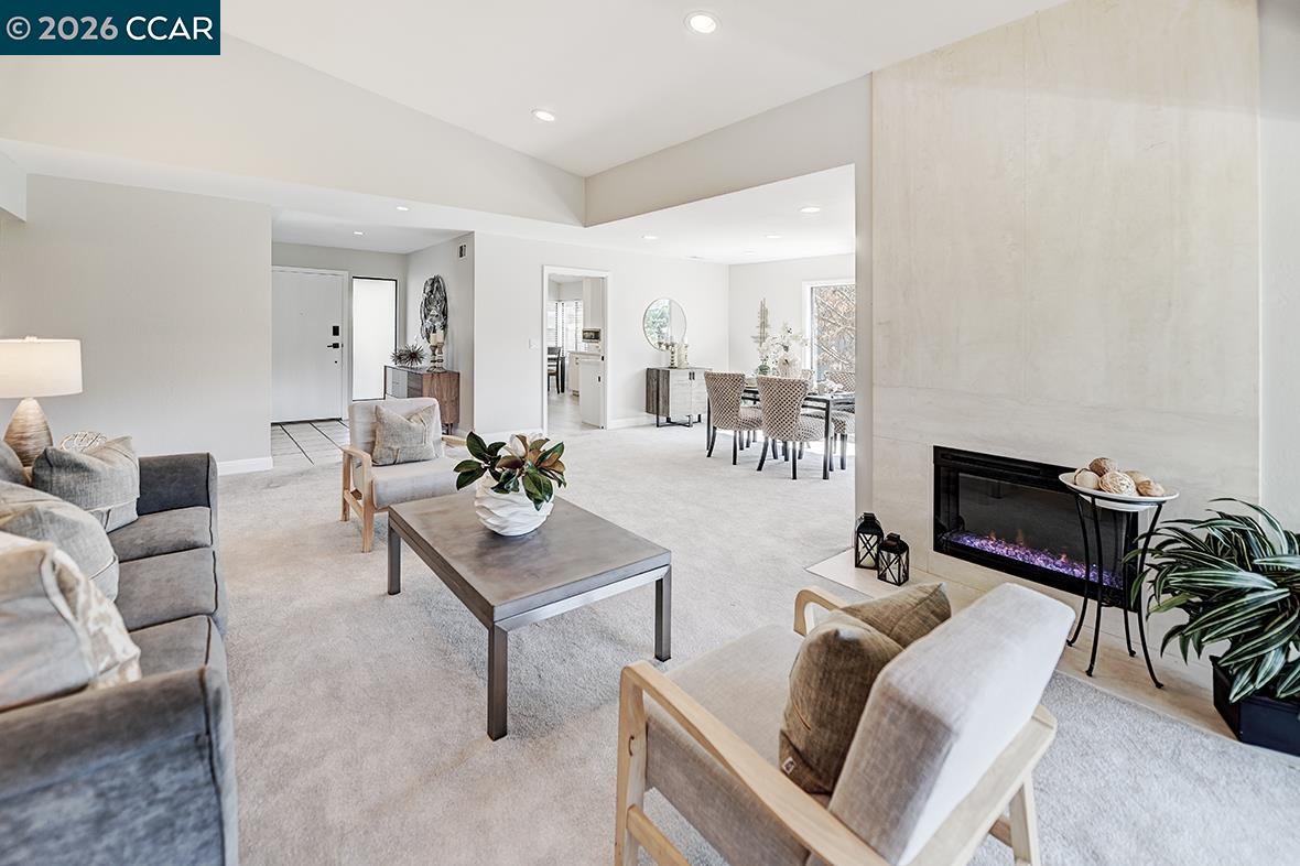 Detail Gallery Image 5 of 59 For 3612 Rossmoor Pkwy #1,  Walnut Creek,  CA 94595 - 2 Beds | 2 Baths